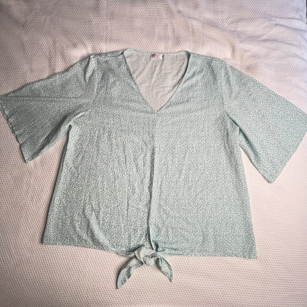 Women's Plus Size XL Teal V-Neck‎ Tie Front Blouse with Short Flowy Sleeves